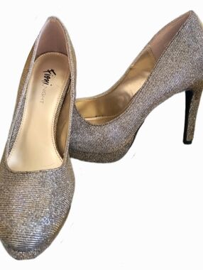 FIONI Night Vintage Y2K Shimmering Silver Gold Irridescent Glittery Heels